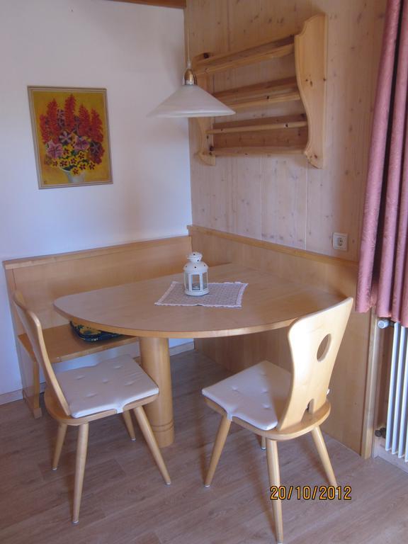 Gasthof zum Roessl Jenesien Zimmer foto